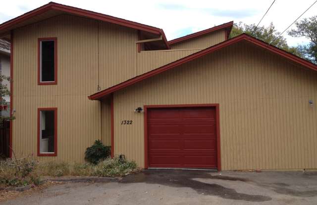 5 Bedroom 3.25 Bath Close to UC, hiking, mountain biking