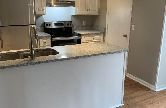 304 Shadowood Drive Unit E22