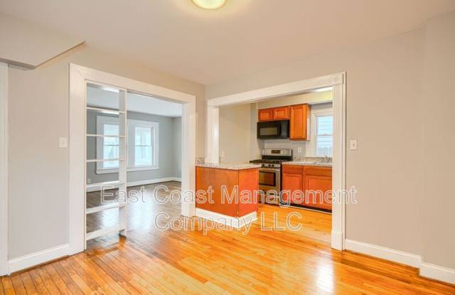 214 Center St