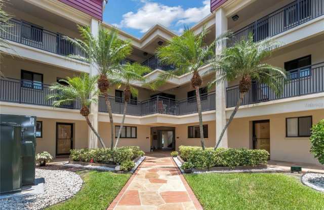 895 S GULFVIEW Boulevard