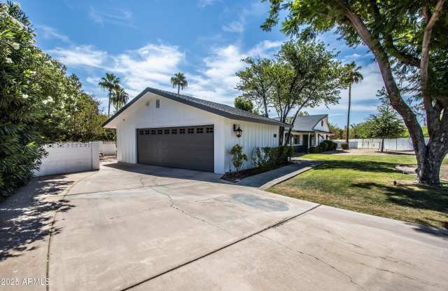 6818 E Valley Vista Lane