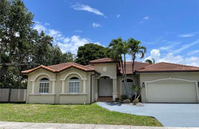 7861 NW 159th Ter