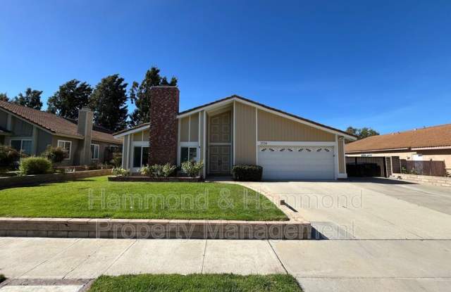 2534 Roxy St