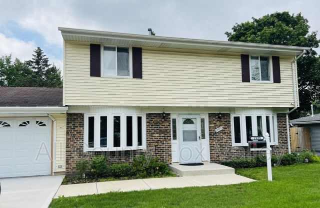 1925 West Schaumburg Road