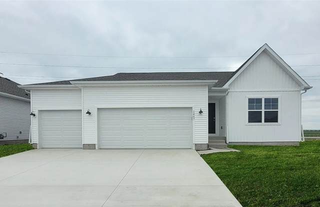 Welcome to 1407 NE Crossing Lane in Ankeny!