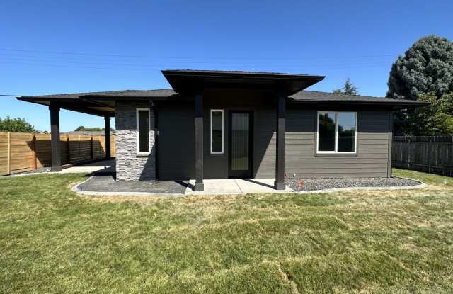 Photo of A Bright  Contemporary Home in Pasco