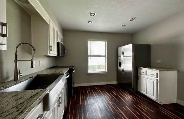 Updated 2/2 Condo Near Baylor!