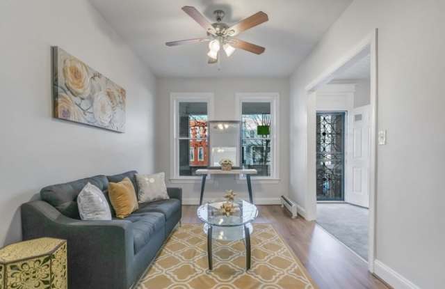 Photo of 237 15th St Se