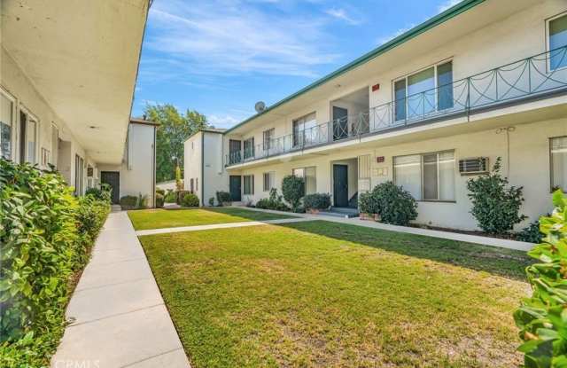 5828 Whitsett Unit 2