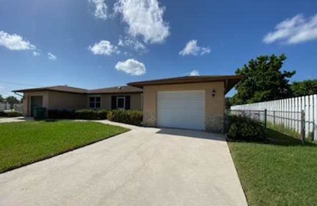 836 Trafalgar PKY - 836 Trafalgar Parkway, Cape Coral, FL 33991