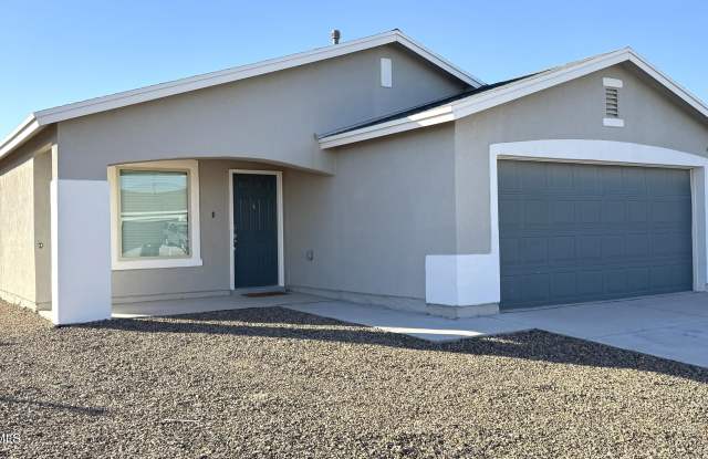 1033 CANDELILLA Street