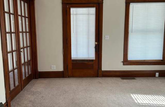 306 East Nuckols Street - 1