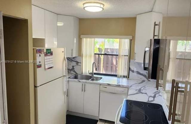 6334 NW 170th Lane 0, Hialeah, FL 33015