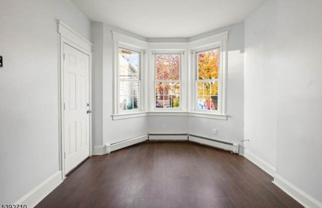 Photo of 147 E Jersey St