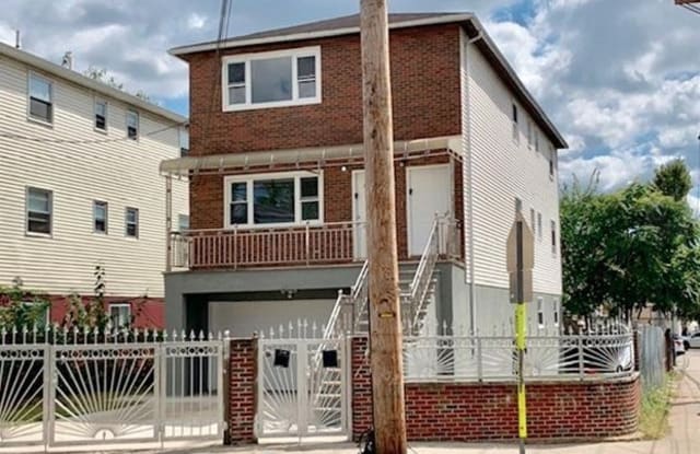 94 OLD BERGEN RD - 94 Old Bergen Road, Jersey City, NJ 07305