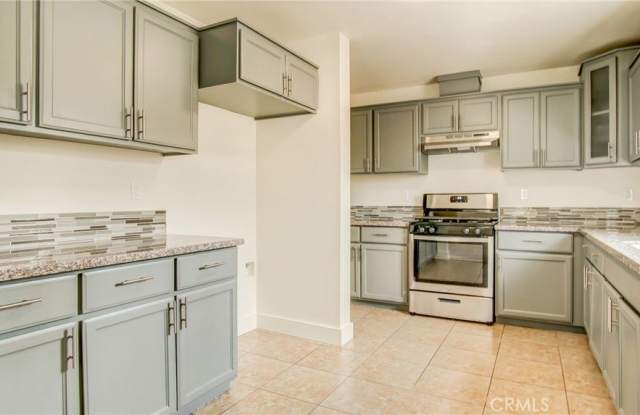 Photo of 330 E 101st St