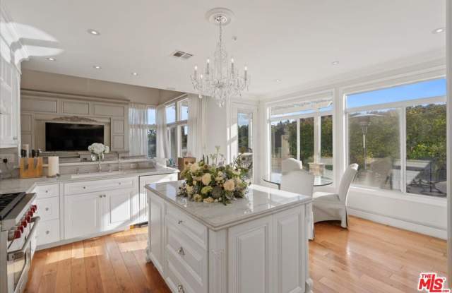 Photo of 3900 Hilton Head Way