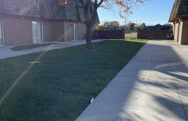 2600 Adams Street - 10