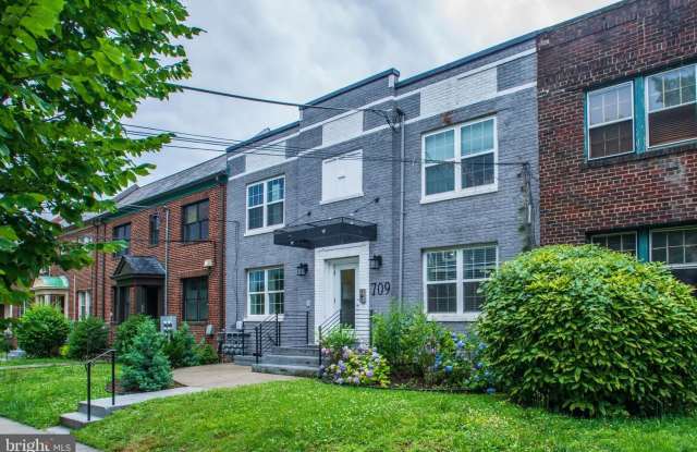 709 Jackson Street NE, Apt. 2