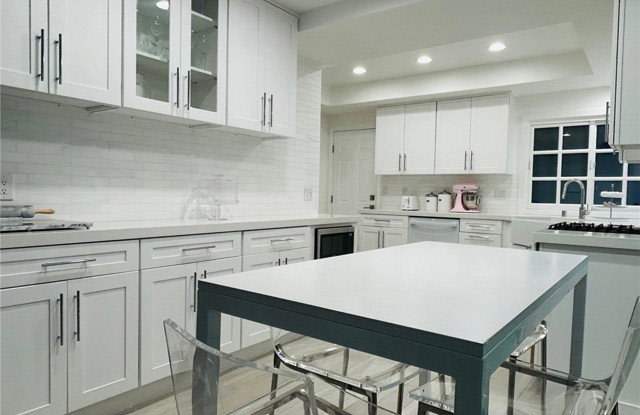 446 Vista Roma