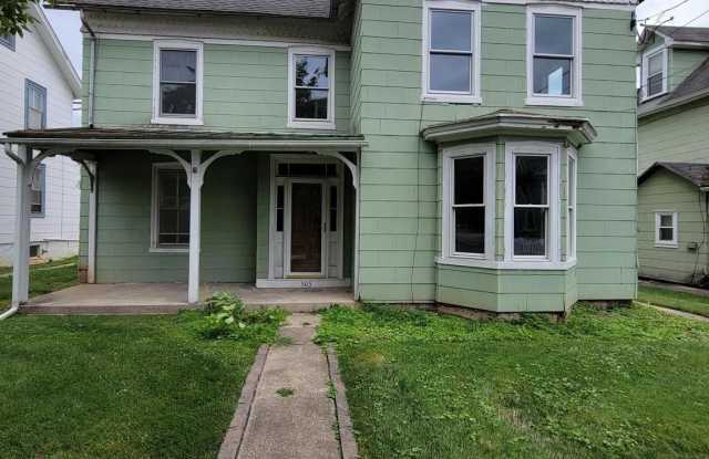 Photo of 305 BROWER Avenue