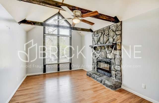 851 25th Avenue Northeast