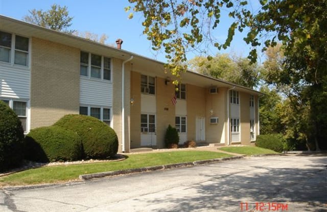 Furnished Apartment - 1018 Lincoln Rd, Bettendorf, IA 52722