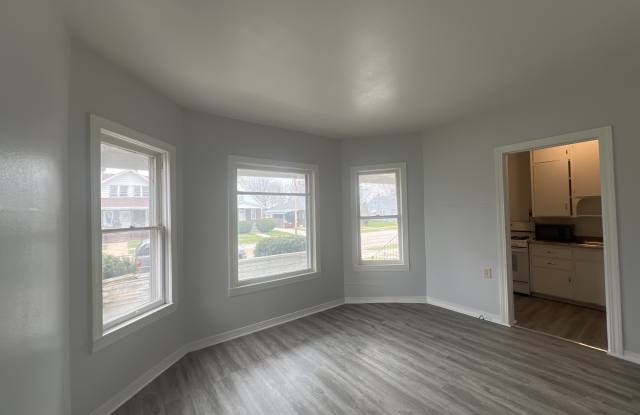 4533 25th Avenue - 1