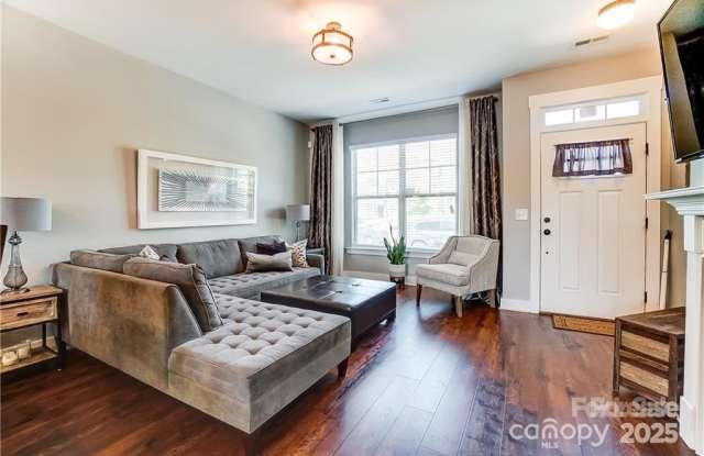 2711 Tranquil Oak Place