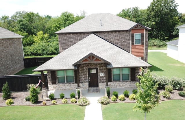 515 N Salem - 515 North Salem Road, Fayetteville, AR 72704