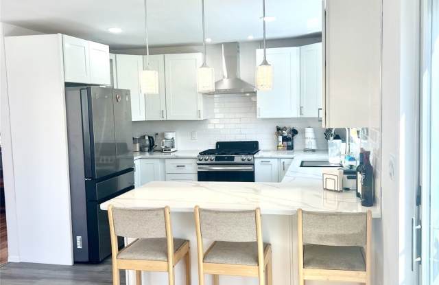 18 5th Avenue