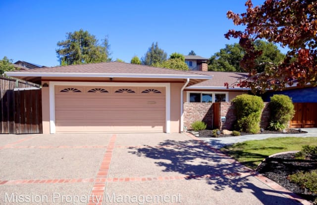 3272 Round Hill Dr - 3272 Round Hill Drive, Hayward, CA 94542