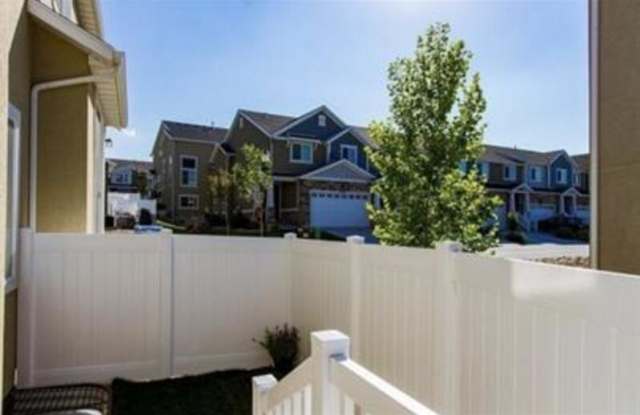 4428 Hill Shadow Way