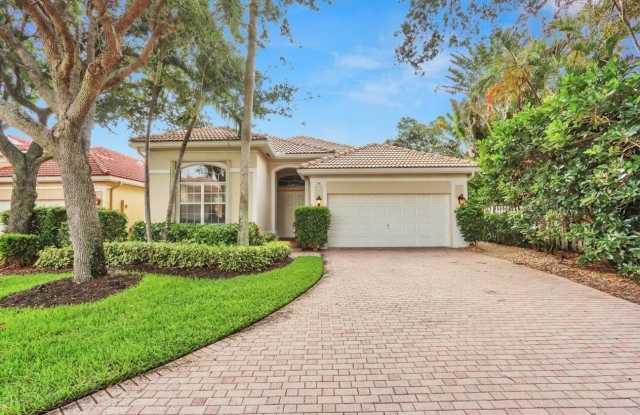 116 Palm Circle
