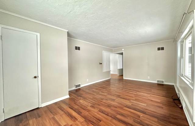 833 Westmoreland - 3 Bed/1 Bath Home Near WMU