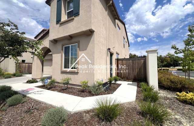 Updated West Sacramento 1bd/1ba ADU!