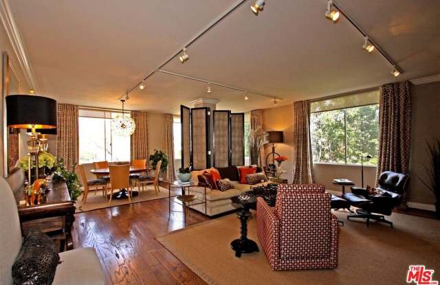 Photo of 412 N PALM Dr unit: 402