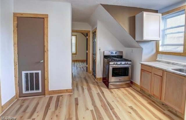 3214 W 61ST STREET 2