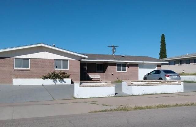 112 DE LEON Drive