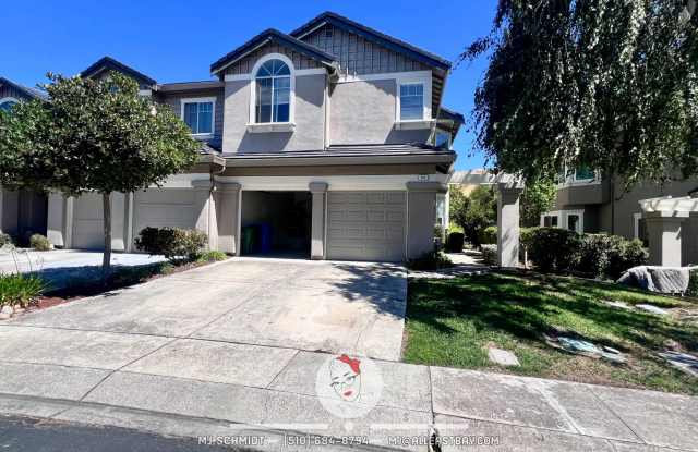 Photo of Renovated 4 Bedroom Townhome Located in Exclusive Danville Neighborhood