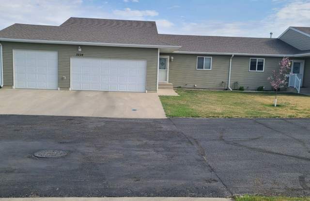 2234 14th St NW - 2234 14th Street Northwest, Minot, ND 58703