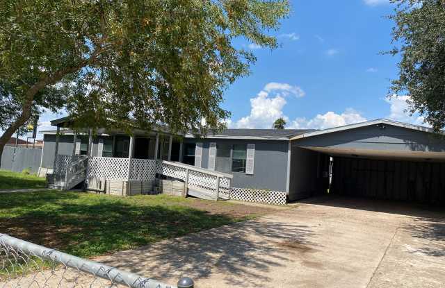 3205 E Barbara Ln