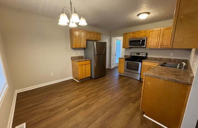 Spacious 3 bedroom, two bathroom home close to GM, Magna and Industrial Park