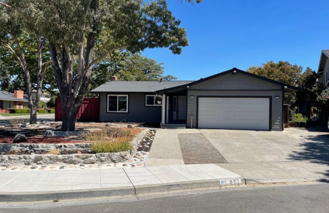 851 Leland Ct - 851 Leland Court, Livermore, CA 94550