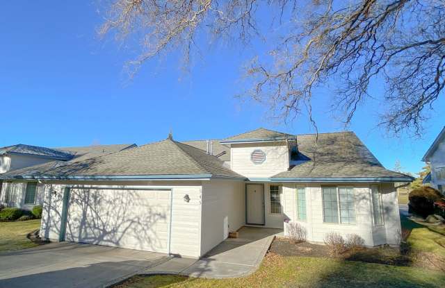 3 Bedroom, 2 bath house on Harbor Links Golf Course *APPLICATION OUT 2/18/25*