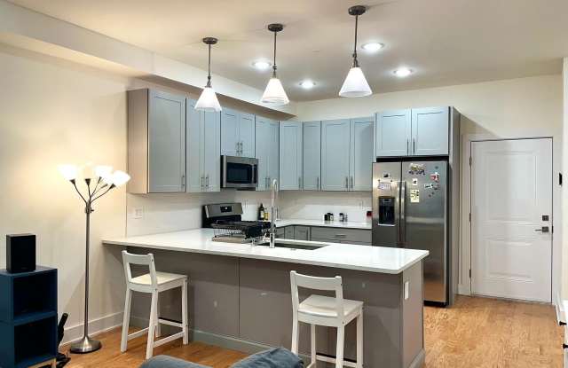 512 W MONTGOMERY Avenue unit: 1
