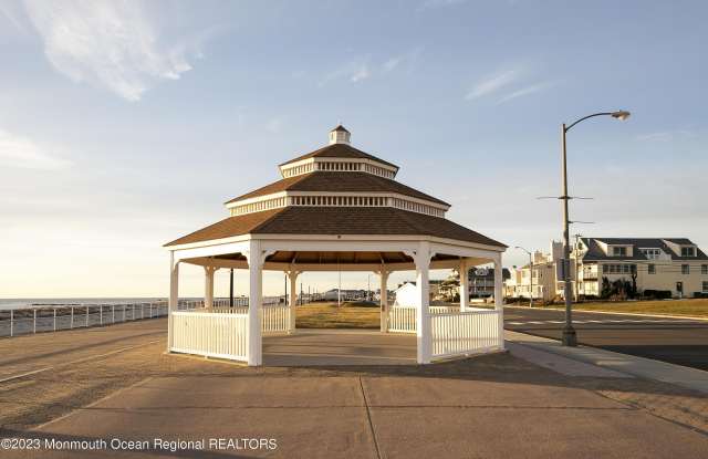 1001 Central Avenue unit: 6