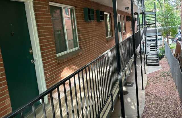 1455 N High St St Charles Apartments