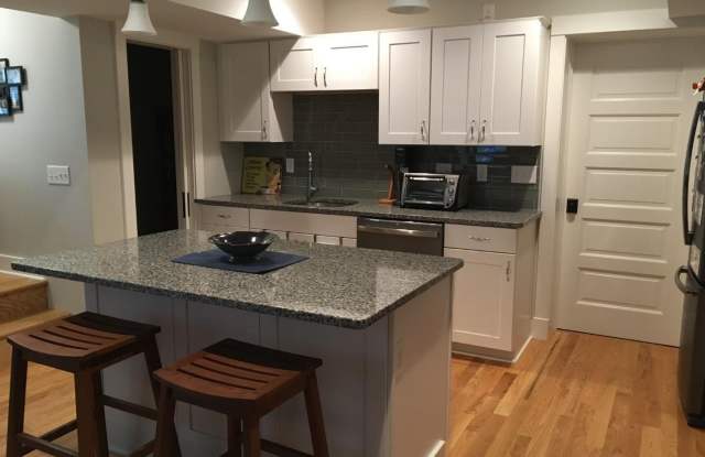 438 Third Street unit: 2