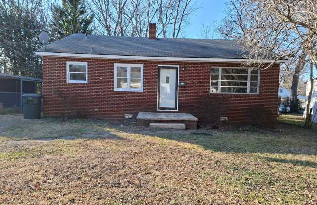 Photo of 3 Bedroom 1 Bathroom in the Heart of Asheboro